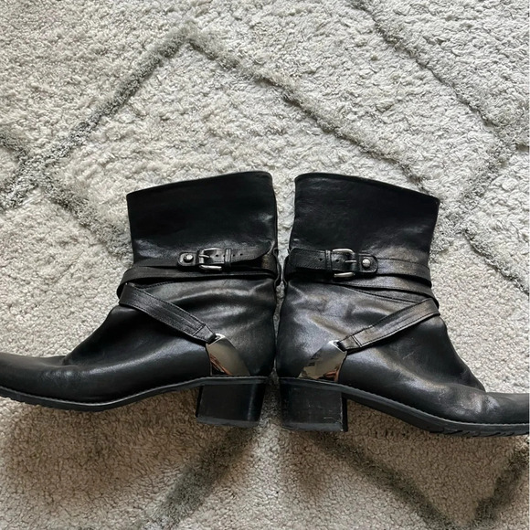 Stuart Weitzman boots Ranch Dressing Moto Ankle combat Boots black leather 7 - Picture 3 of 12